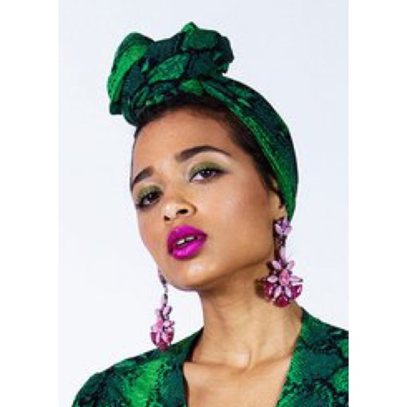 ISO Wrap Scarf in Green Snake 🐍 - Picture 4 of 5